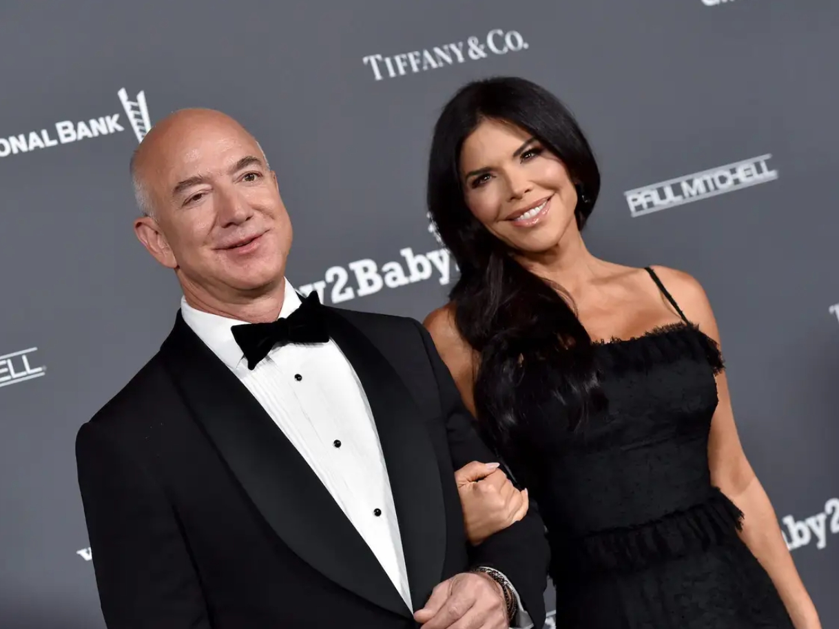 Bạn gái của tỉ phú Jeff Bezos: Anh ấy dạy tôi bài học lớn nhất khi làm sếp, “hãy là người nói sau cùng” - Ảnh 1.