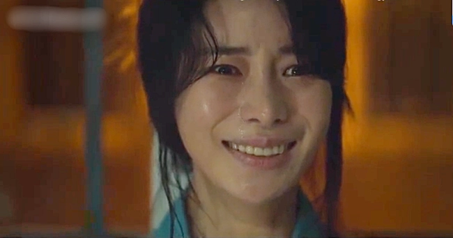 Ca khúc ác nữ The Glory hát “vô tri” từng bị cấm sóng ở Hàn Quốc, bảo sao lên phim gây ám ảnh - Ảnh 2.