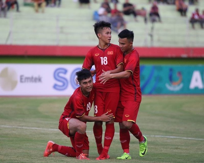 Nhâm Mạnh Dũng ghi bàn thắng duy nhất cho U19 Việt Nam trong trận thua trước U19 Jordan tại VCK U19 châu Á 2018